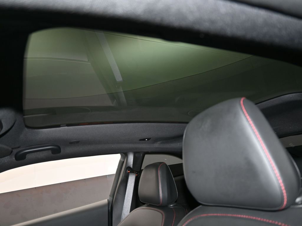 Used 2025 Dodge Charger R/T w/ Sun & Sound Package image 11