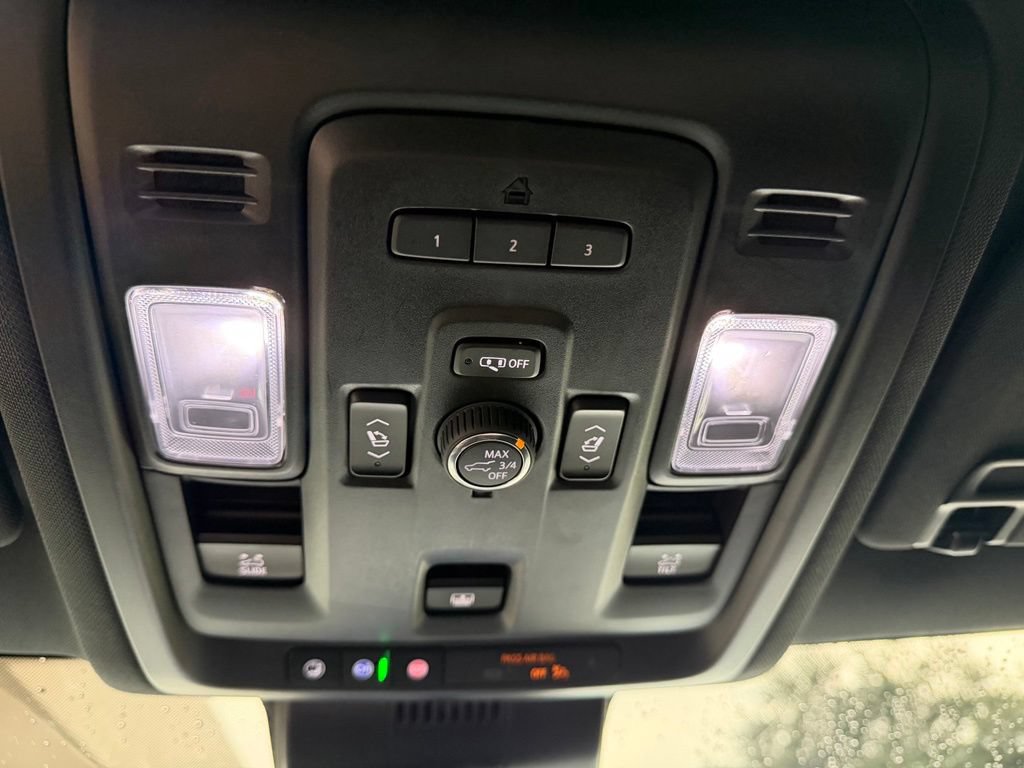 Used 2024 Chevrolet Suburban RST w/ Luxury Package RWD image 58