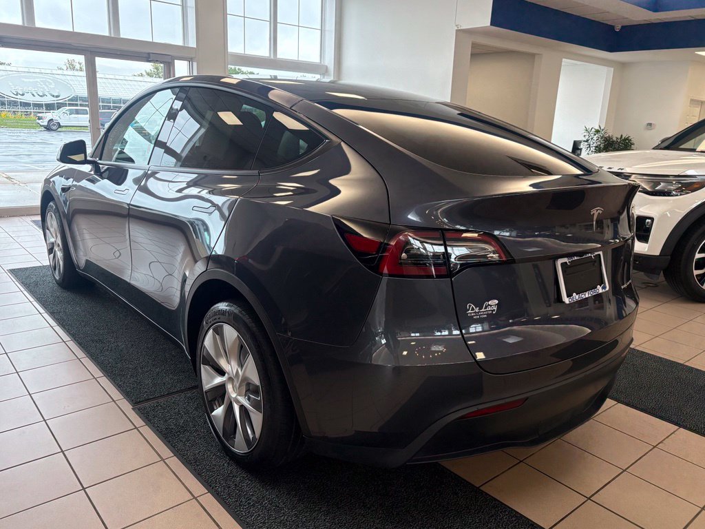 Used 2023 Tesla Model Y Long Range AWD/4WD image 3