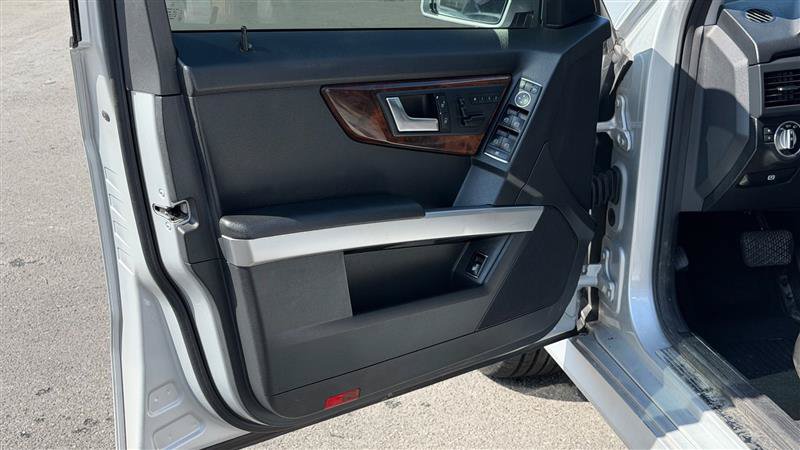 Used 2012 Mercedes-Benz GLK 350 4MATIC image 21