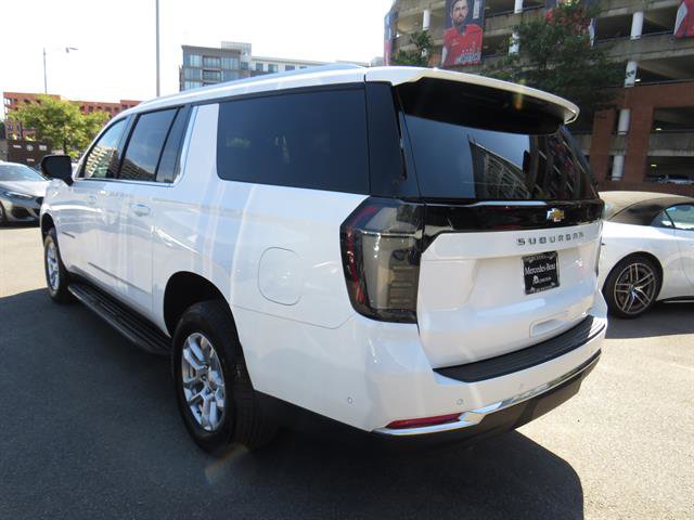 Used 2025 Chevrolet Suburban LT w/ Comfort Package AWD/4WD image 2