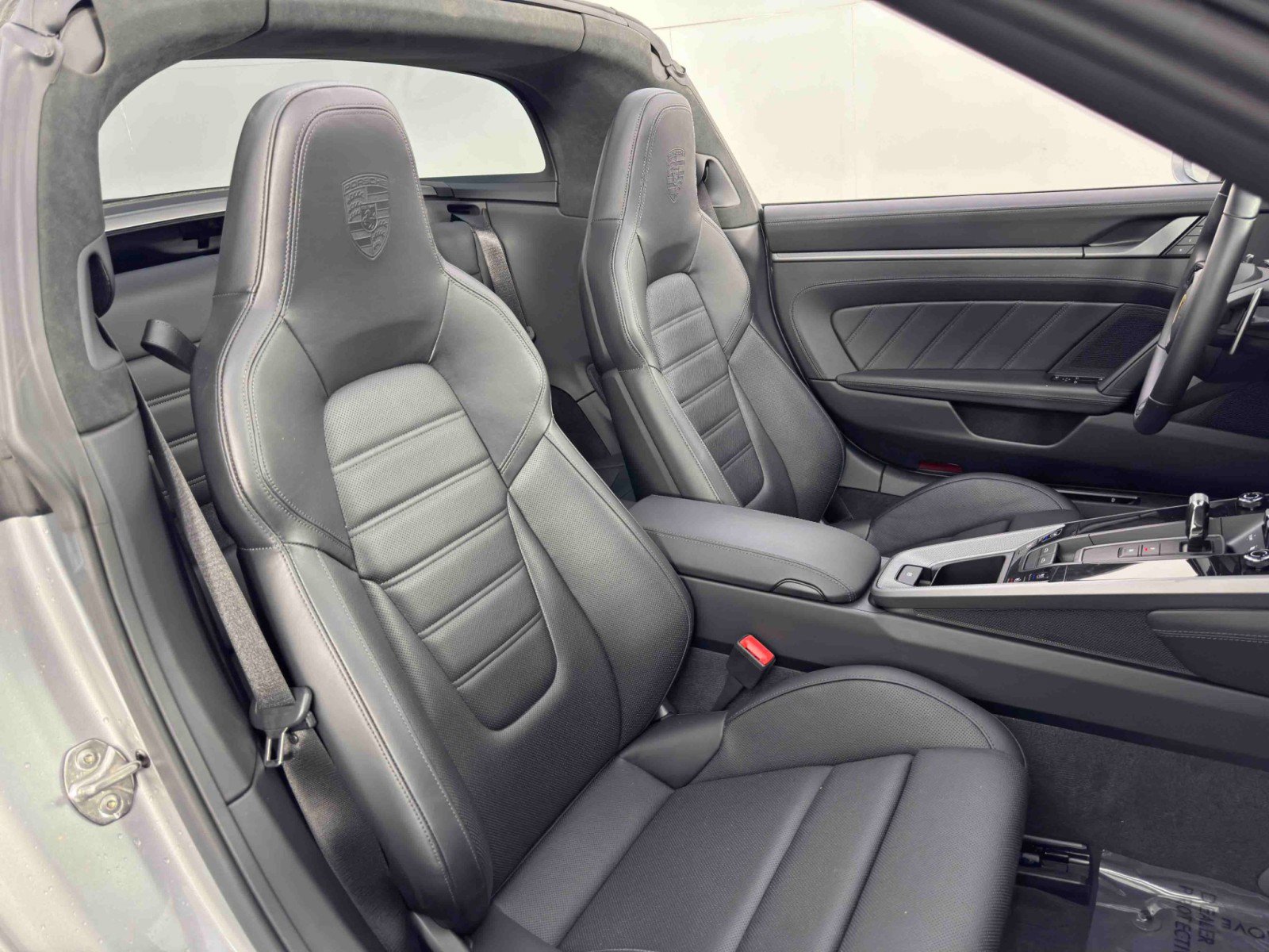 Used 2024 Porsche 911 Targa 4 w/ Premium Package image 35