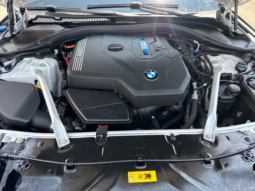 Used 2022 BMW 530e xDrive w/ Premium Package AWD/4WD image 29