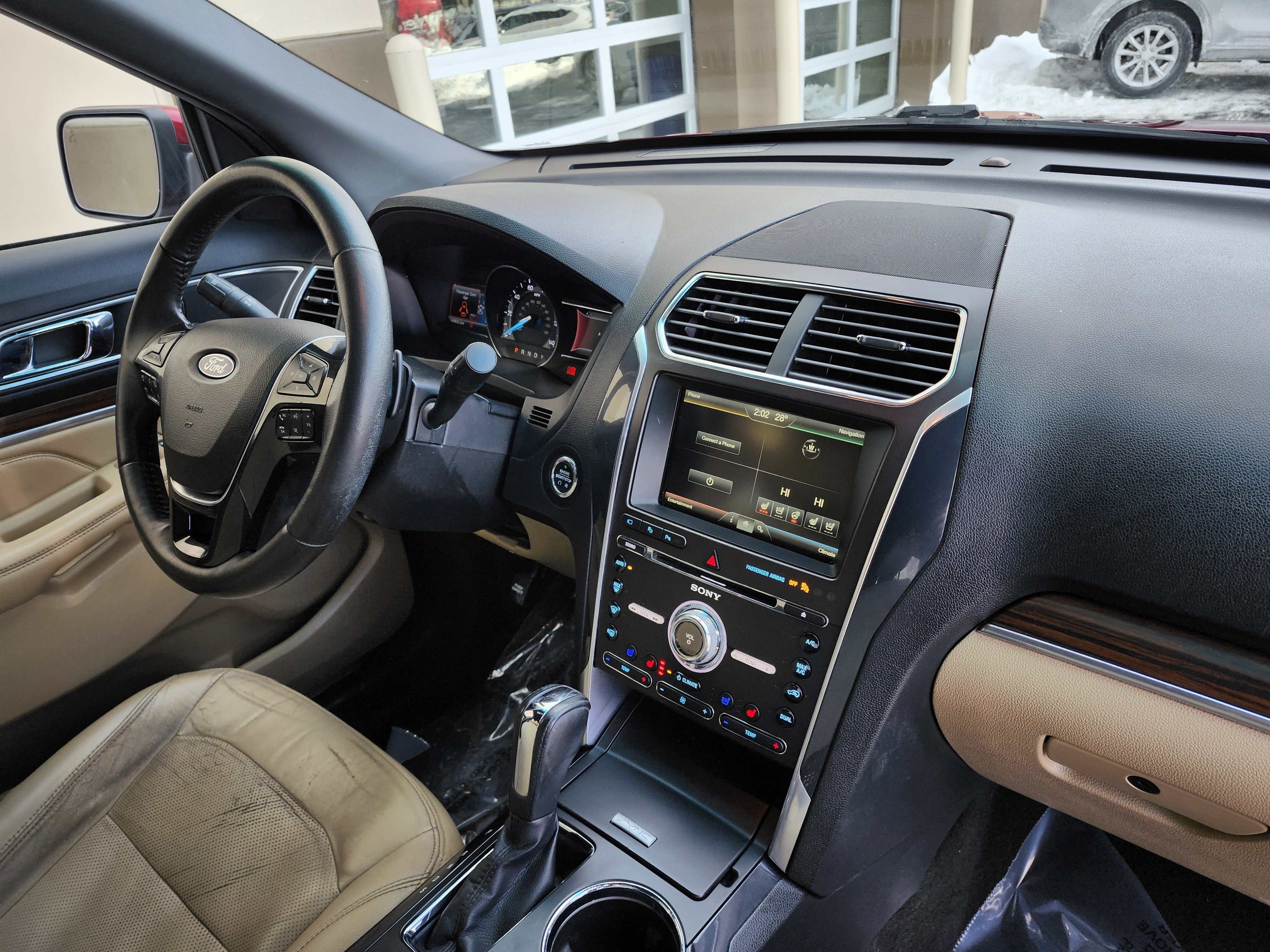 Used 2016 Ford Explorer Limited w/ Equipment Group 301A image 4