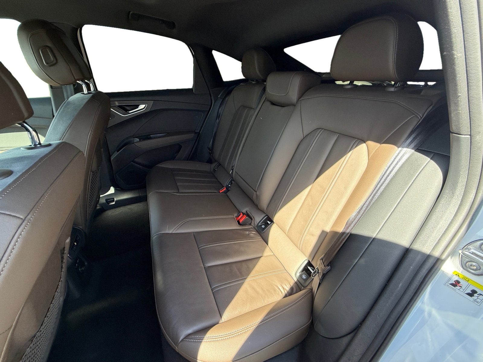 Used 2023 Audi Q4 e-tron Prestige image 16