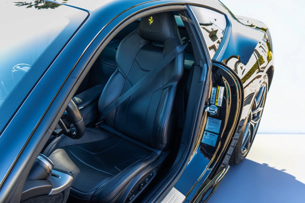 Used 2014 Ferrari F12 Berlinetta RWD image 6