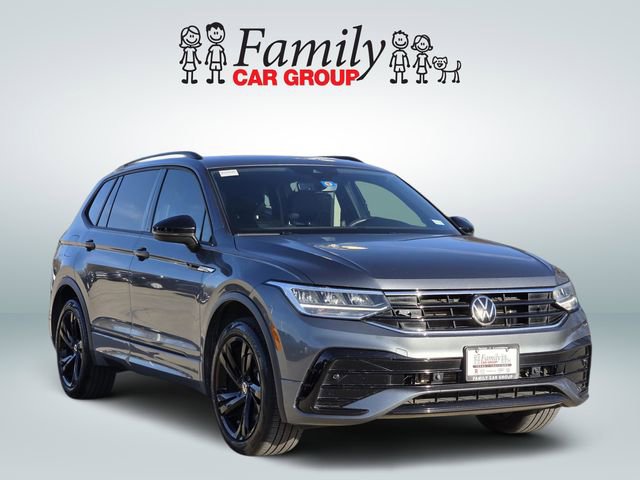 Used 2023 Volkswagen Tiguan SE R-Line image 2