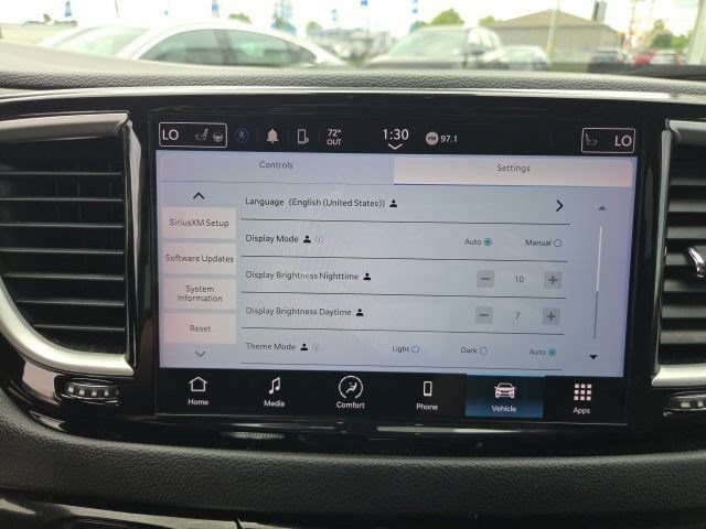 Used 2023 Chrysler Pacifica Touring-L FWD image 29