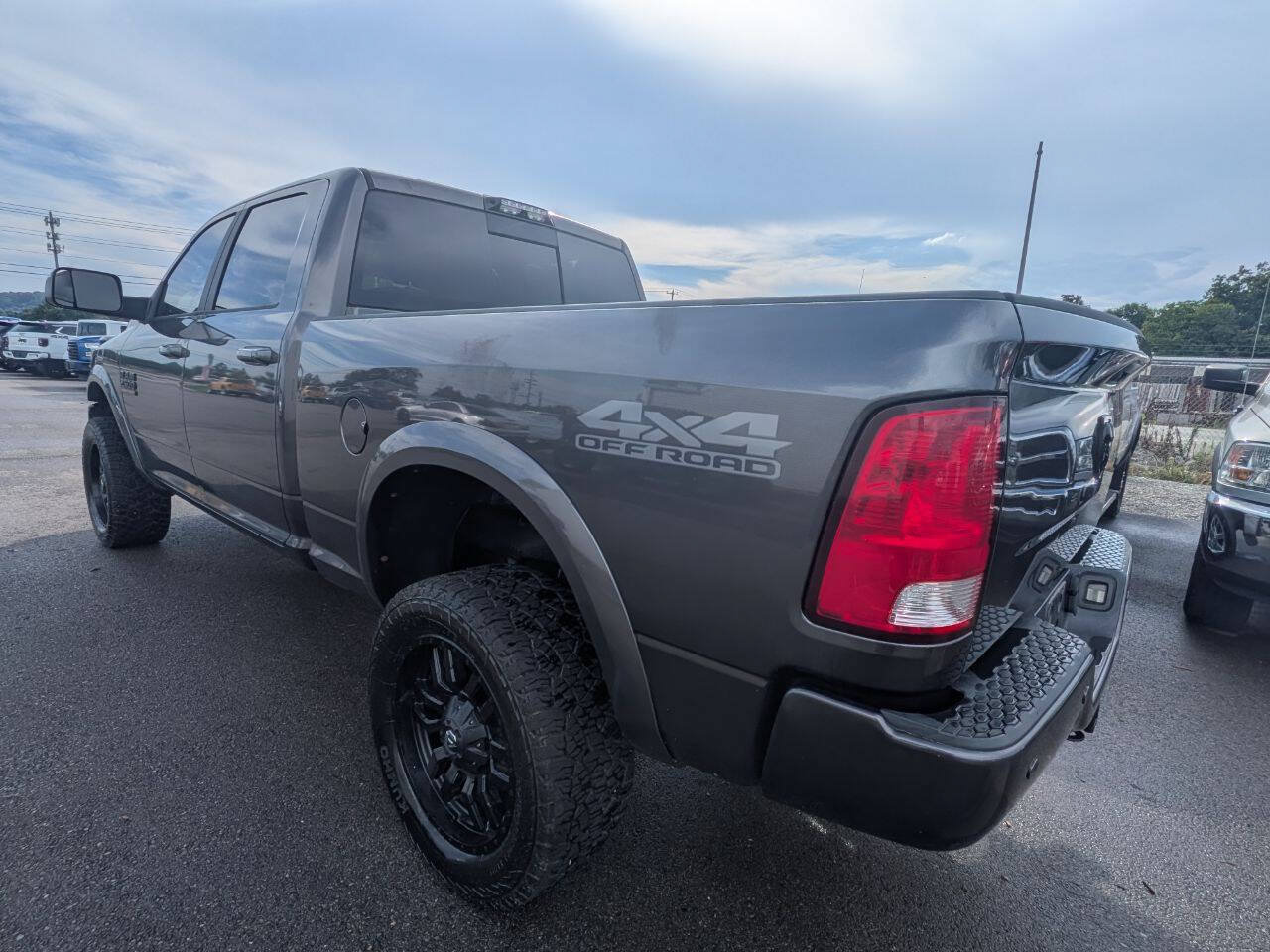 Used 2017 RAM 2500 Big Horn w/ Sport Appearance Group AWD/4WD image 4