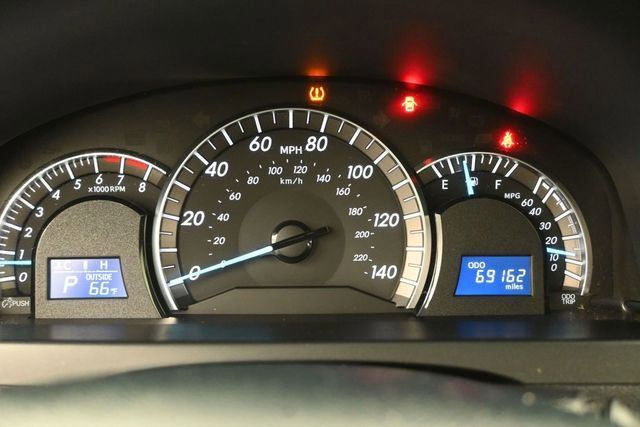 Used 2012 Toyota Camry SE FWD image 19