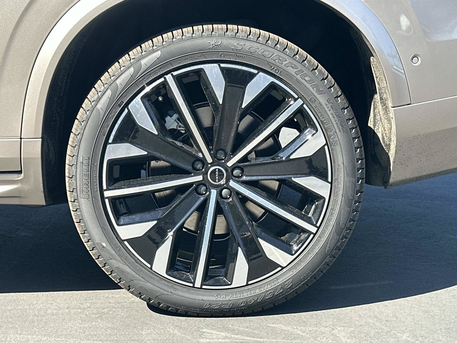 New 2026 Volvo XC90 T8 Plus w/ Protection Package Premier AWD/4WD image 24