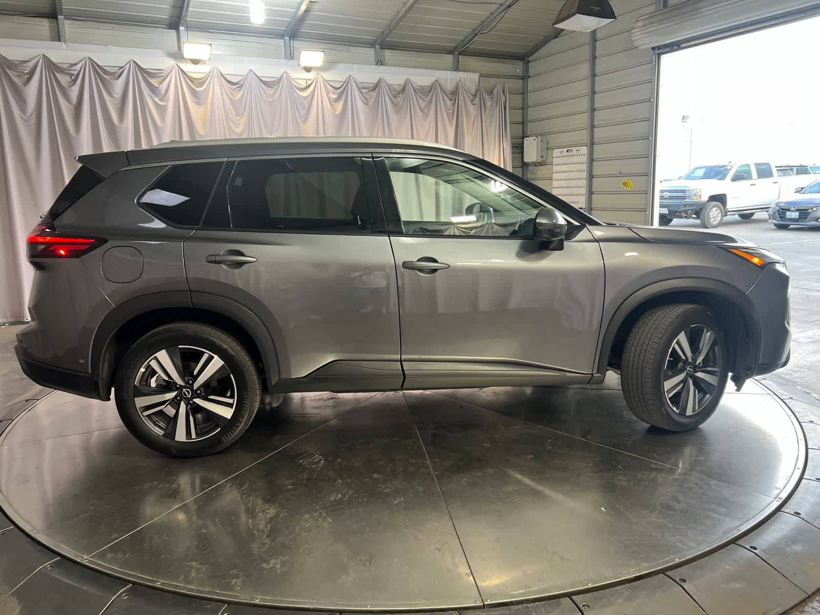 Used 2026 Nissan Rogue SL AWD/4WD image 4