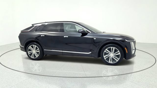 Used 2025 Cadillac Lyriq Luxury AWD/4WD image 10