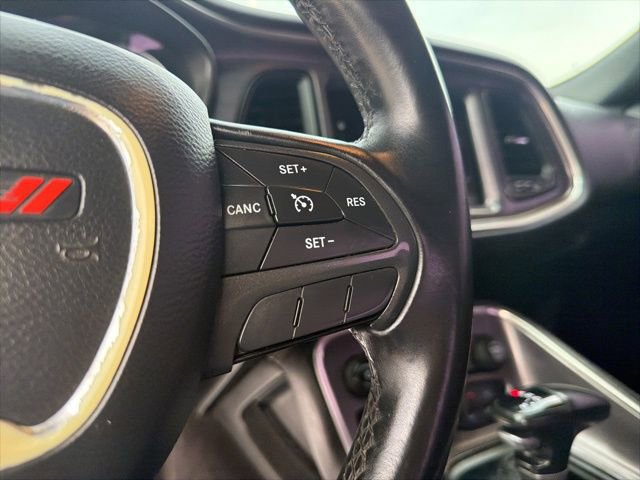 Used 2017 Dodge Challenger SXT image 33