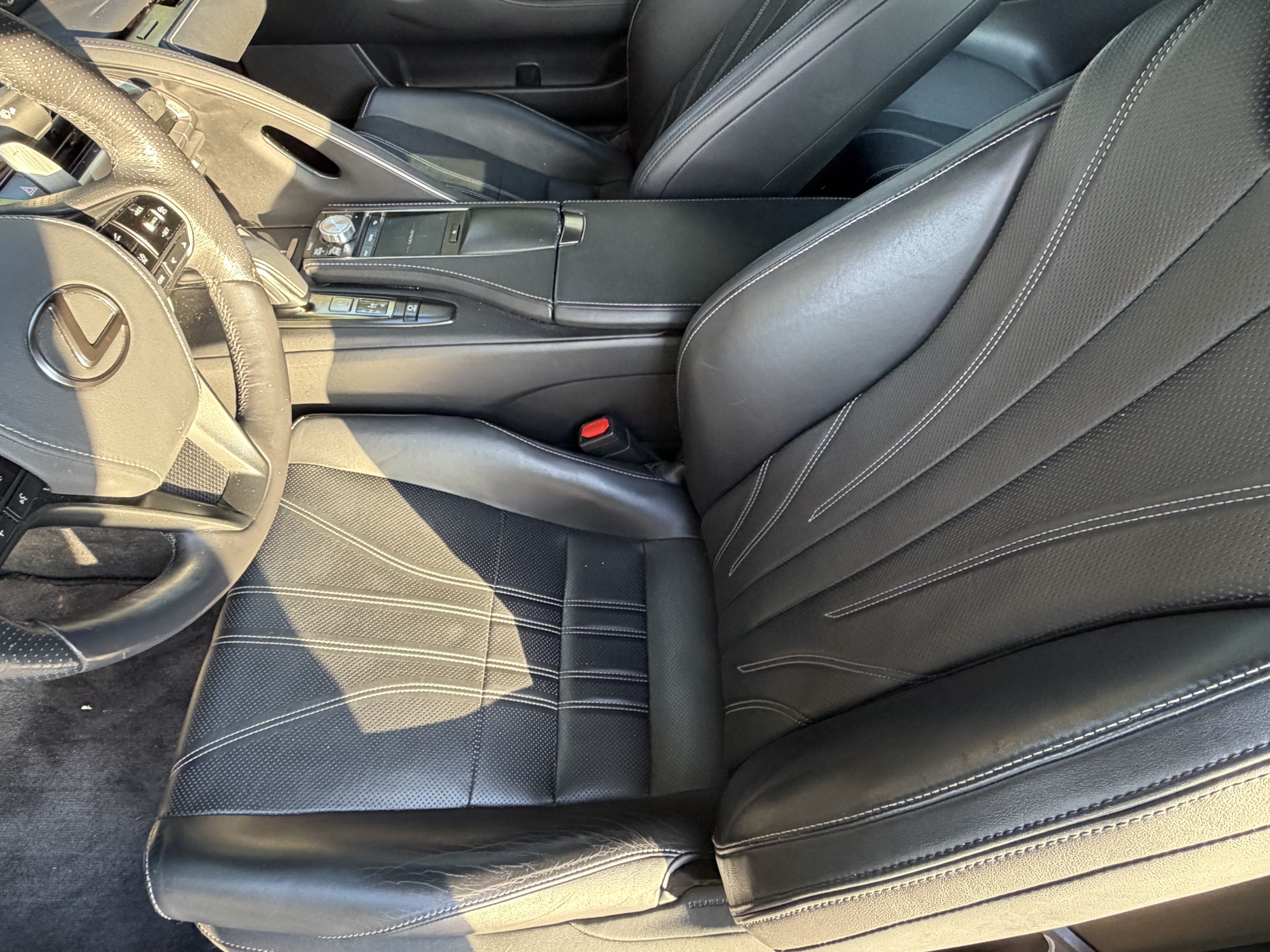 Used 2018 Lexus LC 500 Coupe w/ Touring Package RWD image 15