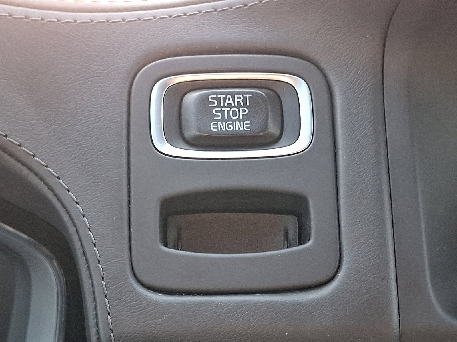 Used 2016 Volvo XC70 T5 Platinum w/ Climate Package image 26