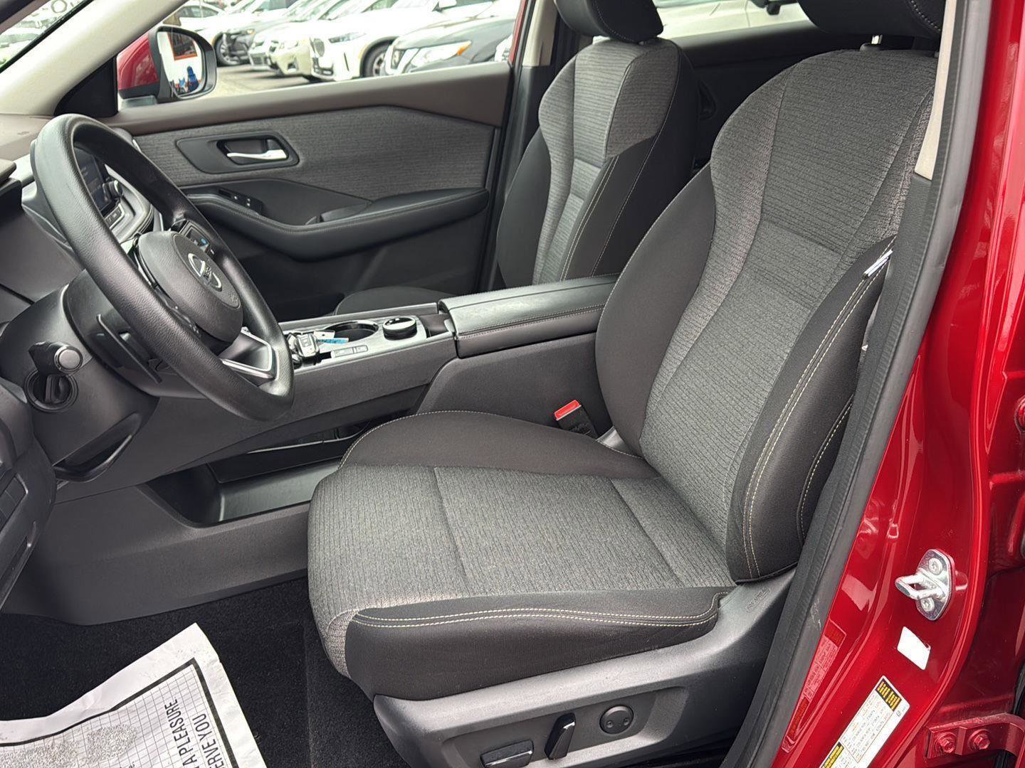 Used 2021 Nissan Rogue SV image 16