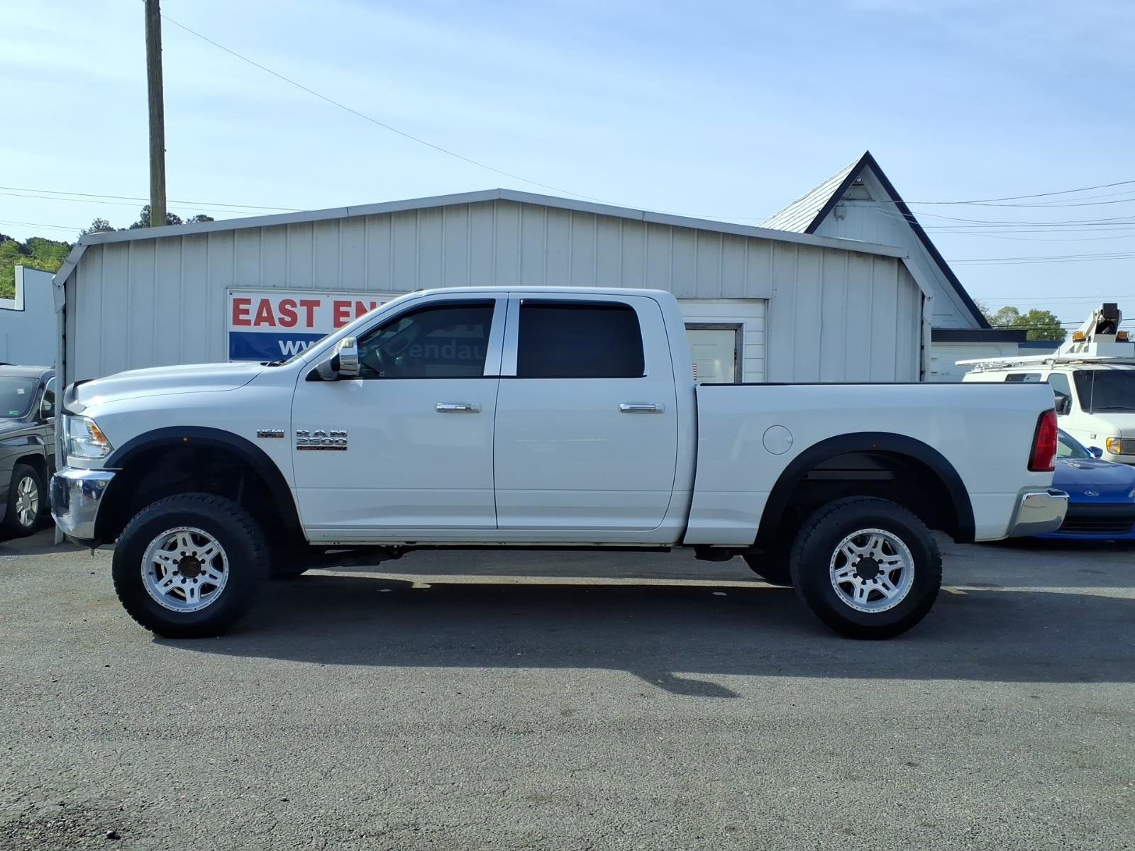 Used 2016 RAM 2500 SLT AWD/4WD image 2