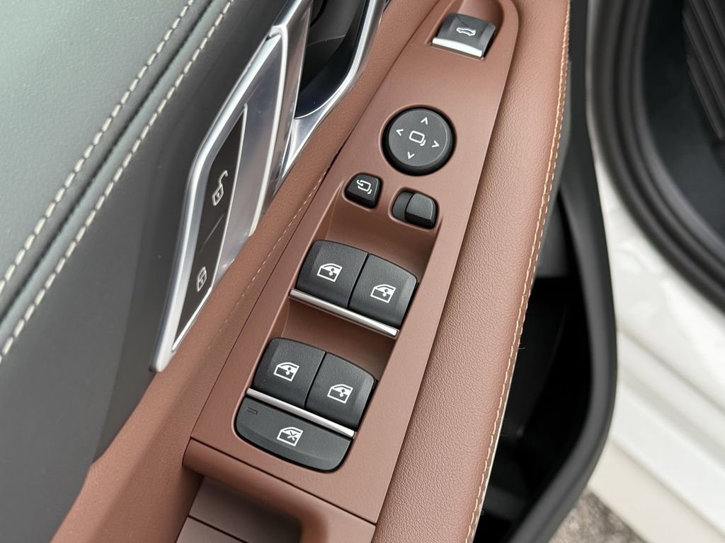 New 2026 BMW X5 xDrive50e w/ Executive Package image 14