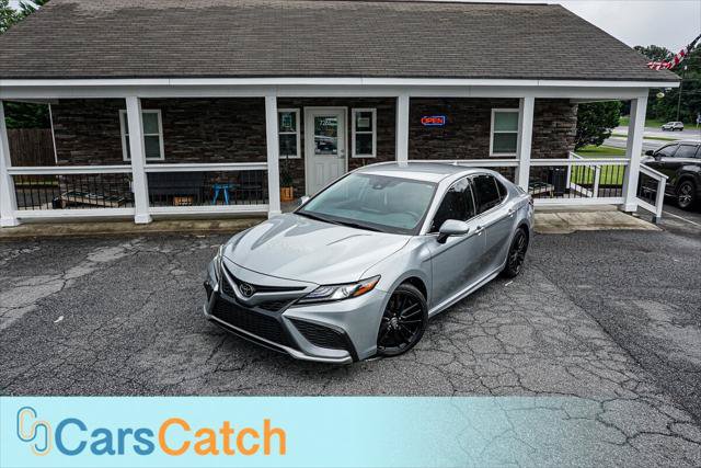 Used 2023 Toyota Camry XSE FWD image 2
