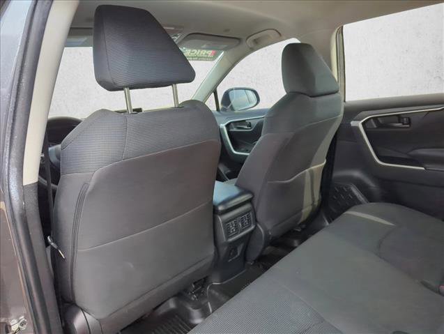 Used 2023 Toyota RAV4 LE image 17