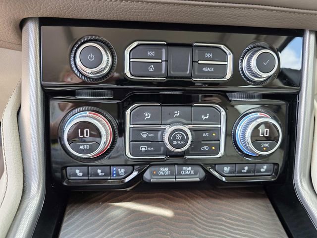 Used 2022 GMC Yukon Denali AWD/4WD image 14