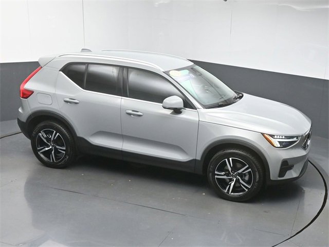 Used 2025 Volvo XC40 B5 Core image 42