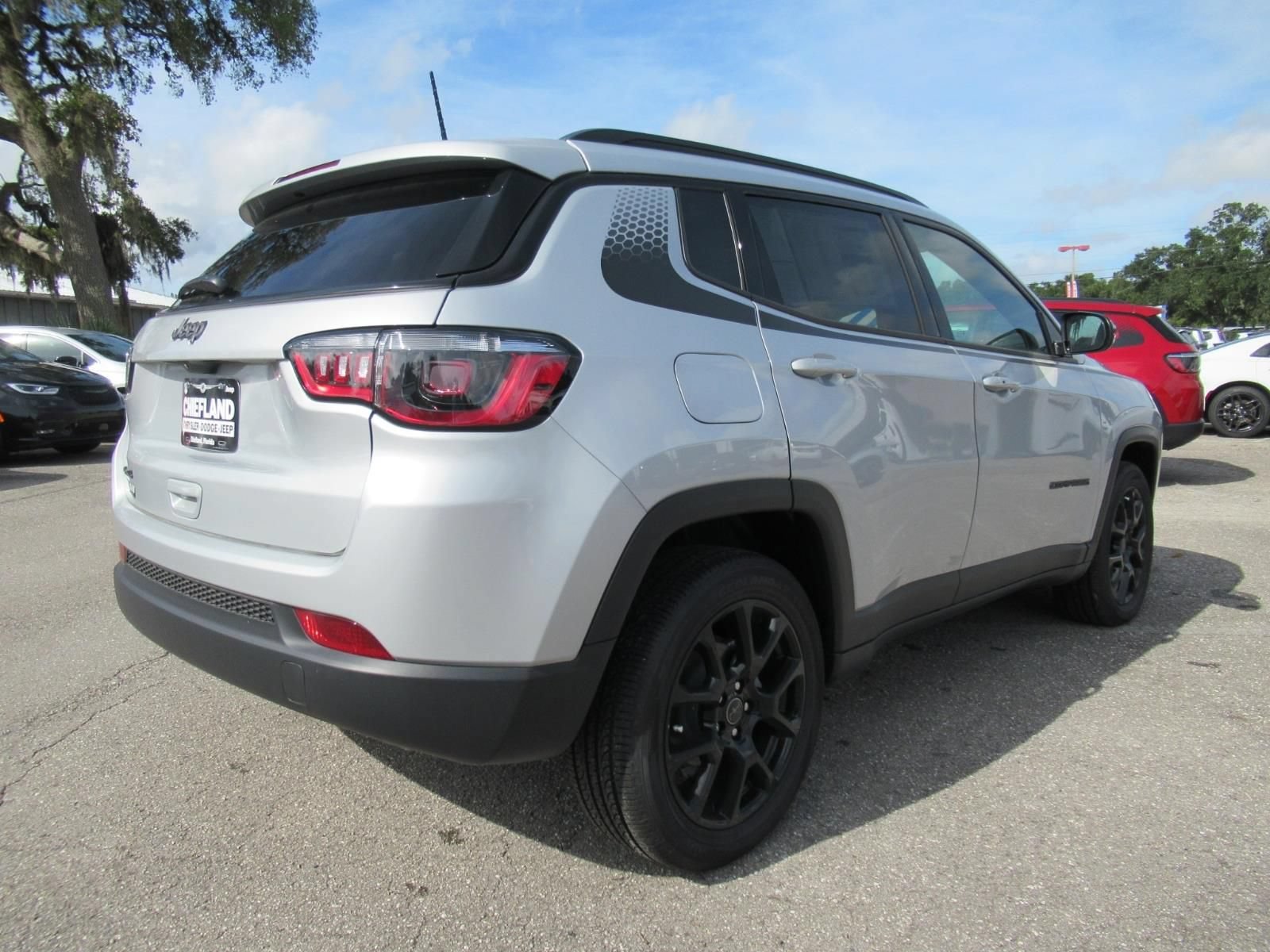 New 2026 Jeep Compass Latitude AWD/4WD image 7