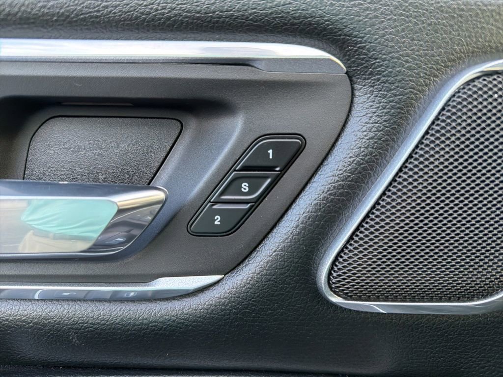 Used 2019 RAM 1500 Laramie image 34