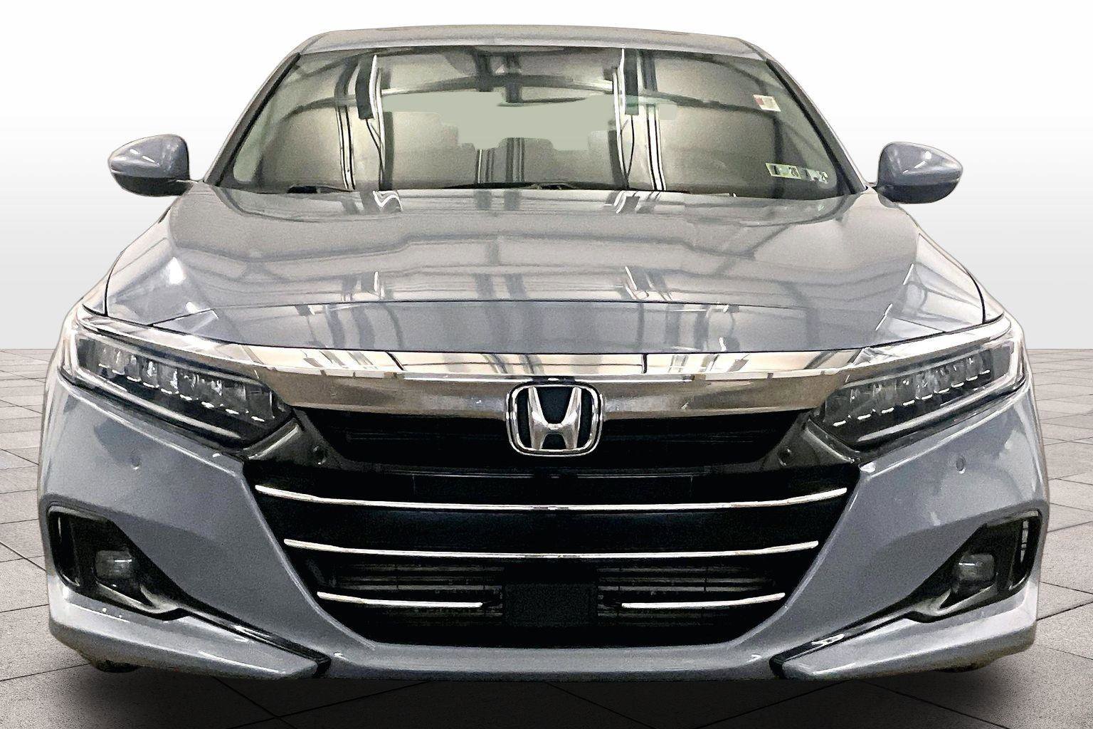Used 2022 Honda Accord Touring image 3