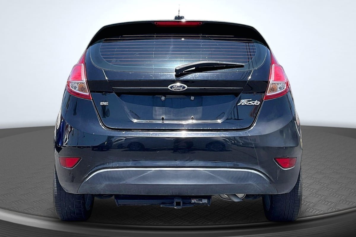 Used 2016 Ford Fiesta SE w/ Equipment Group 201A FWD image 4