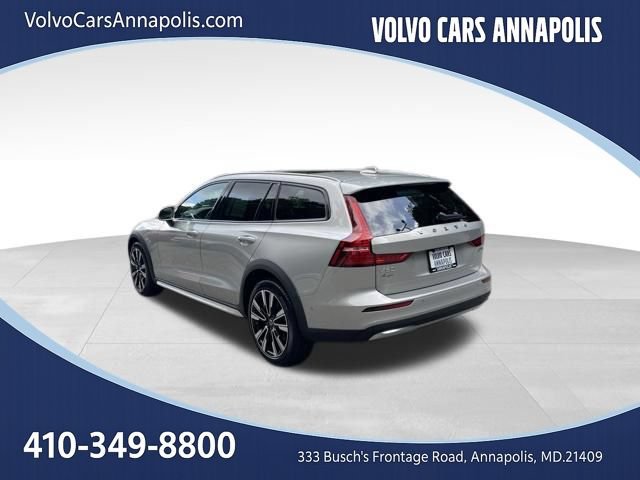Certified 2025 Volvo V60 B5 Cross Country Ultra AWD/4WD image 6