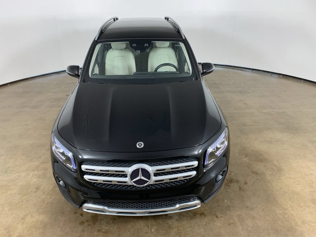 Used 2022 Mercedes-Benz GLB 250 4MATIC w/ Premium Package Lite image 4