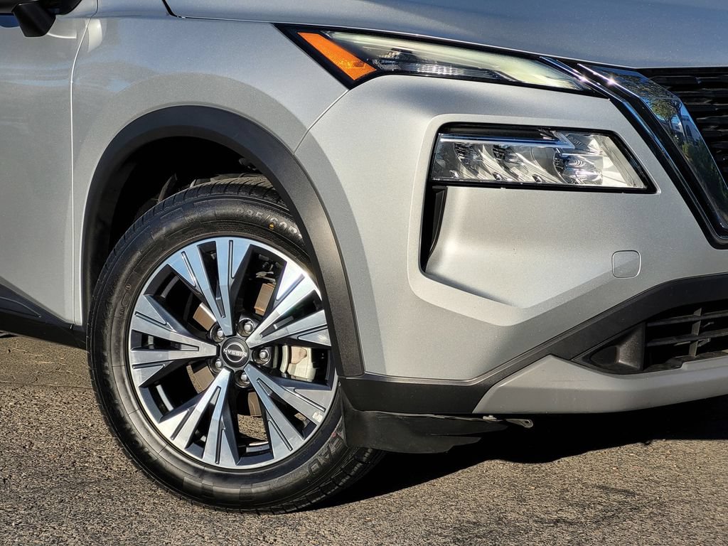 Used 2023 Nissan Rogue SV AWD/4WD image 3