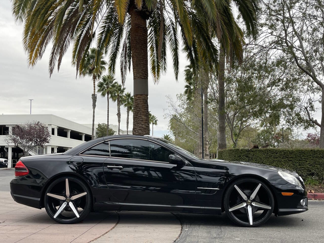 Used 2011 Mercedes-Benz SL 550 image 5
