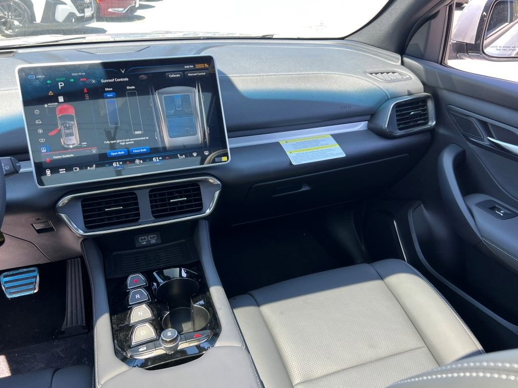 New 2025 VinFast VF 8 Plus image 19