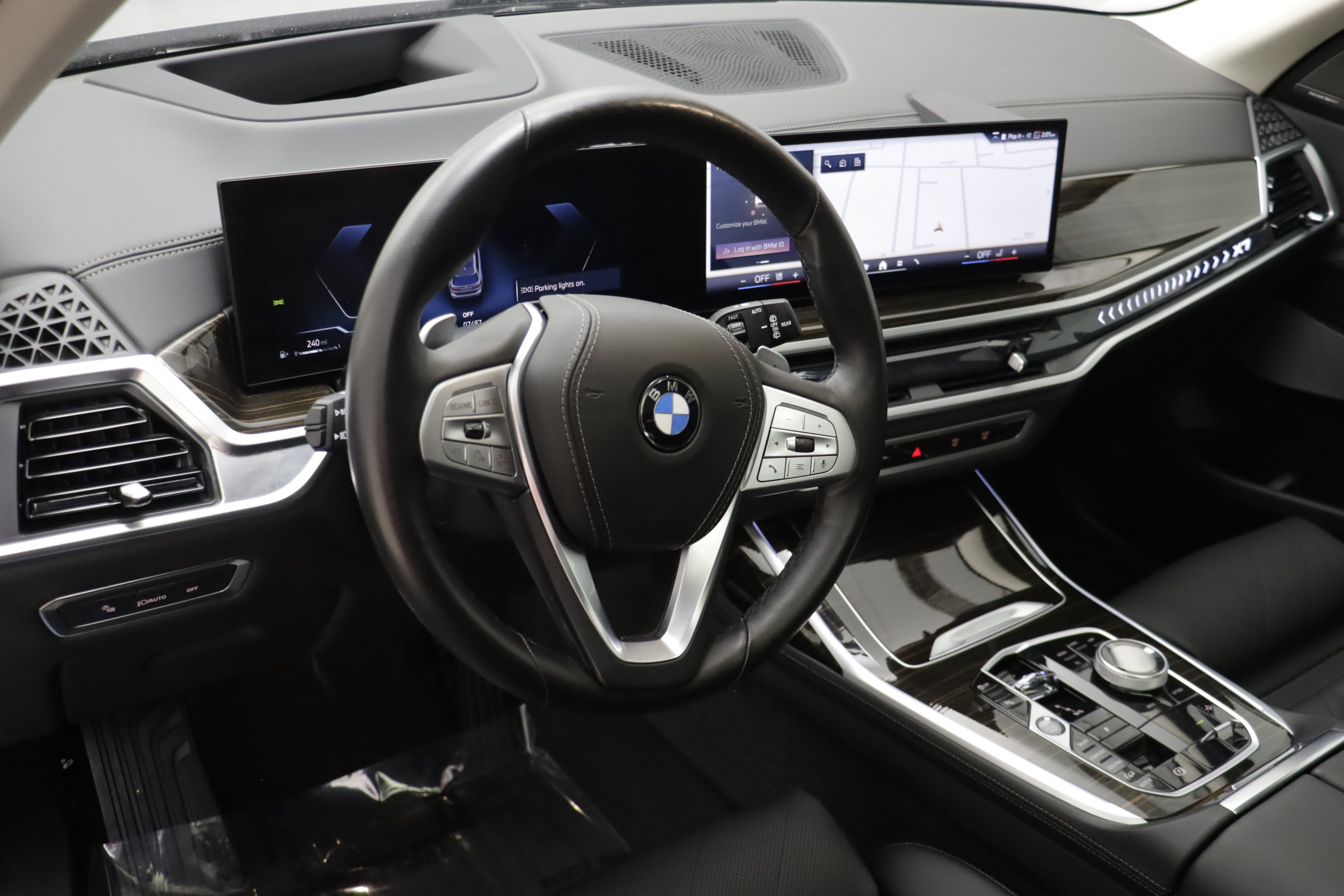 Used 2026 BMW X7 xDrive40i w/ Executive Package AWD/4WD image 6