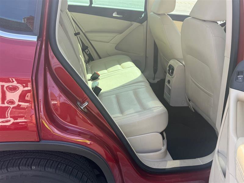 Used 2016 Volkswagen Tiguan SE image 15