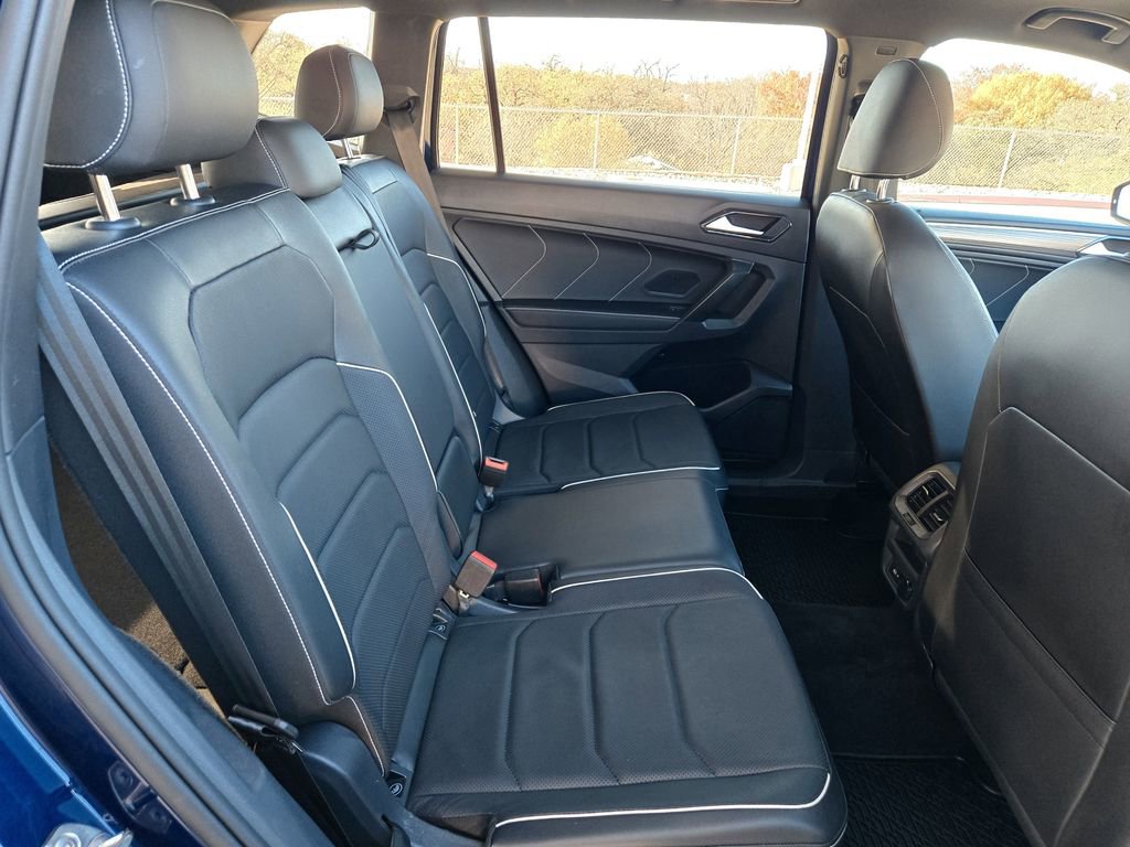 Used 2022 Volkswagen Tiguan SEL R-Line AWD/4WD image 30