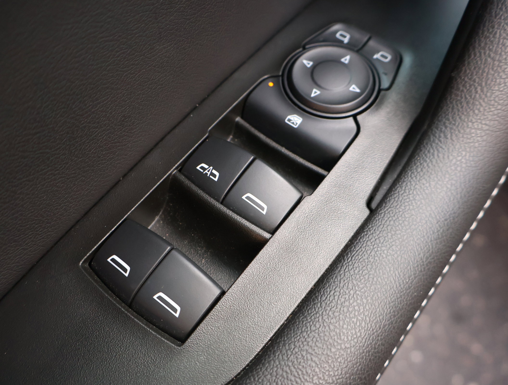 Certified 2024 Chevrolet Blazer LT w/ Convenience Package image 7