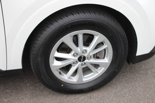 Certified 2024 Kia Carnival LX FWD image 33