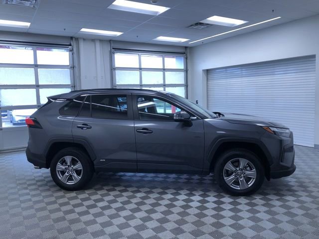 Used 2025 Toyota RAV4 XLE image 36