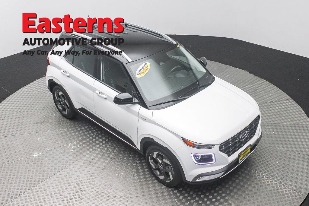 Used 2025 Hyundai Venue Limited FWD image 3