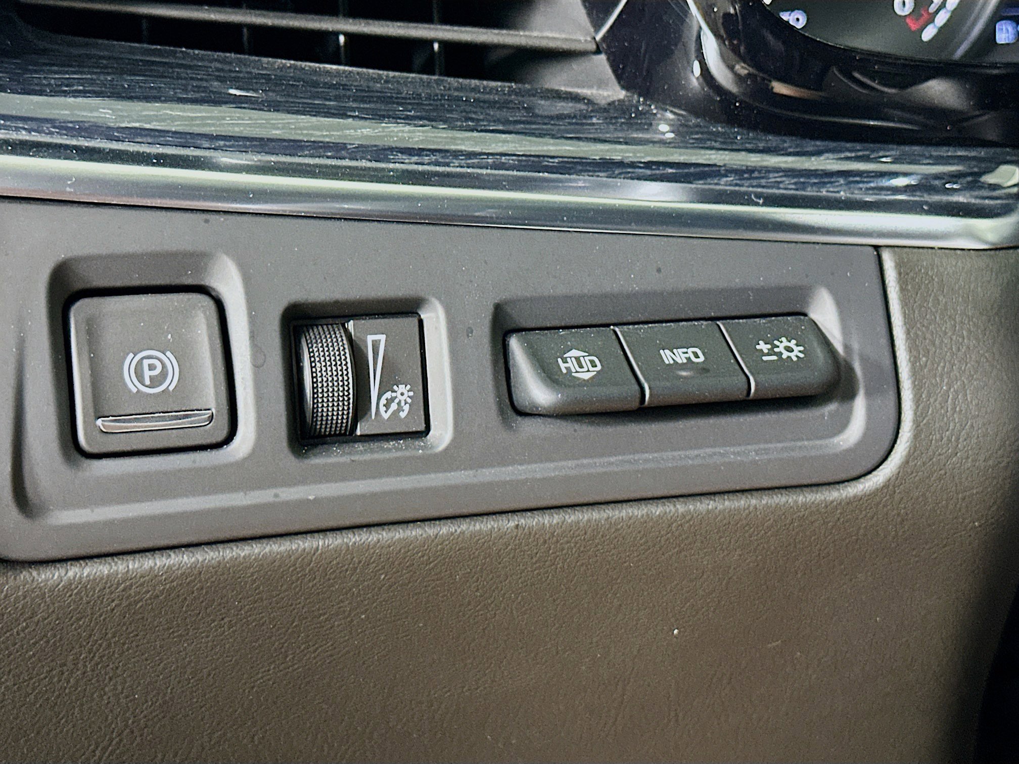 Used 2024 Cadillac XT5 Premium Luxury w/ Technology Package FWD image 17