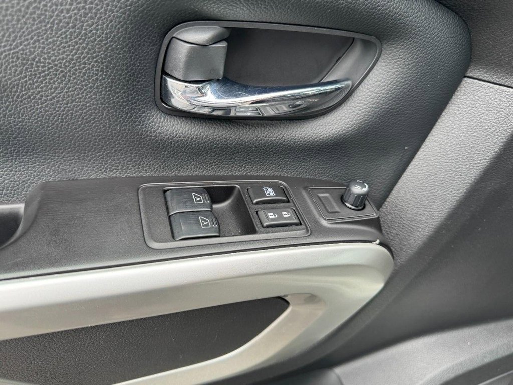 Used 2023 Nissan Titan SV w/ SV Utility Package image 13