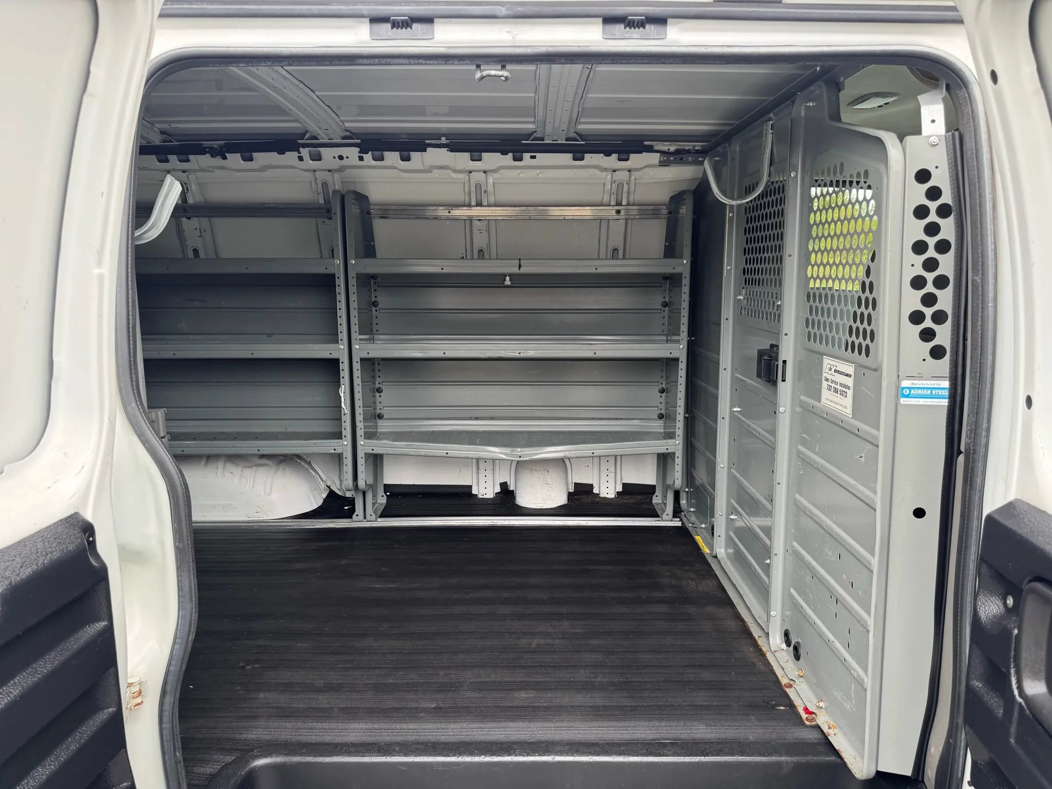 Used 2012 Chevrolet Express 2500 RWD image 15