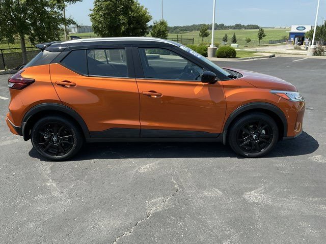 Used 2022 Nissan Kicks SV w/ Interior Electronics Package FWD image 2