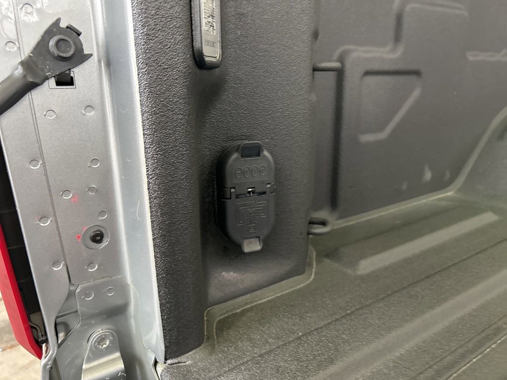 Used 2025 Chevrolet Silverado 3500 W/T image 35