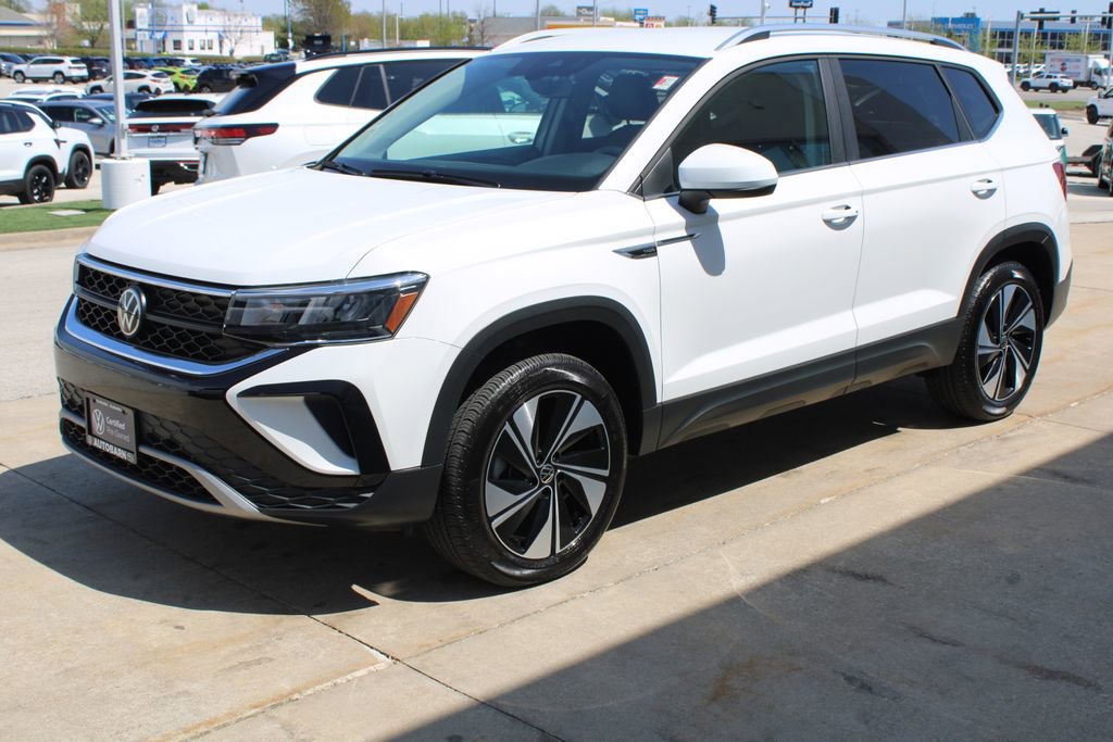 Certified 2024 Volkswagen Taos SE AWD/4WD image 3