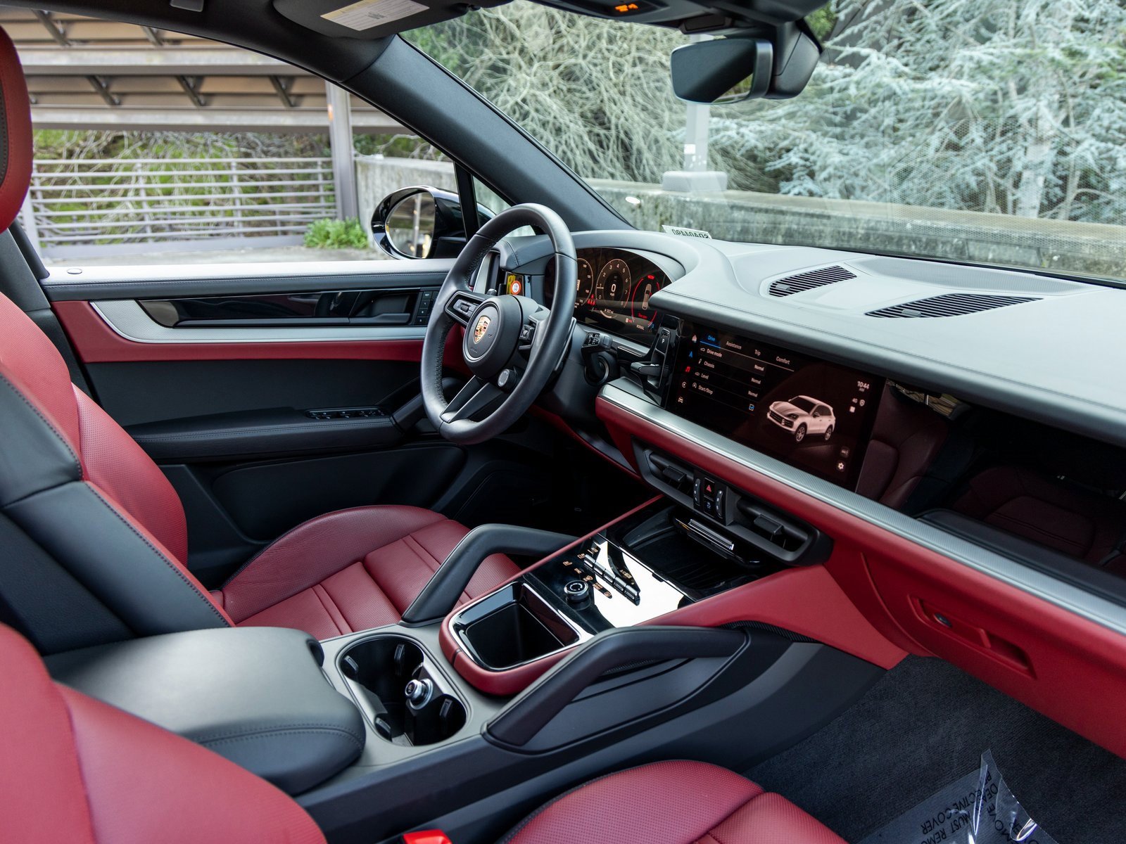 Certified 2025 Porsche Cayenne image 51